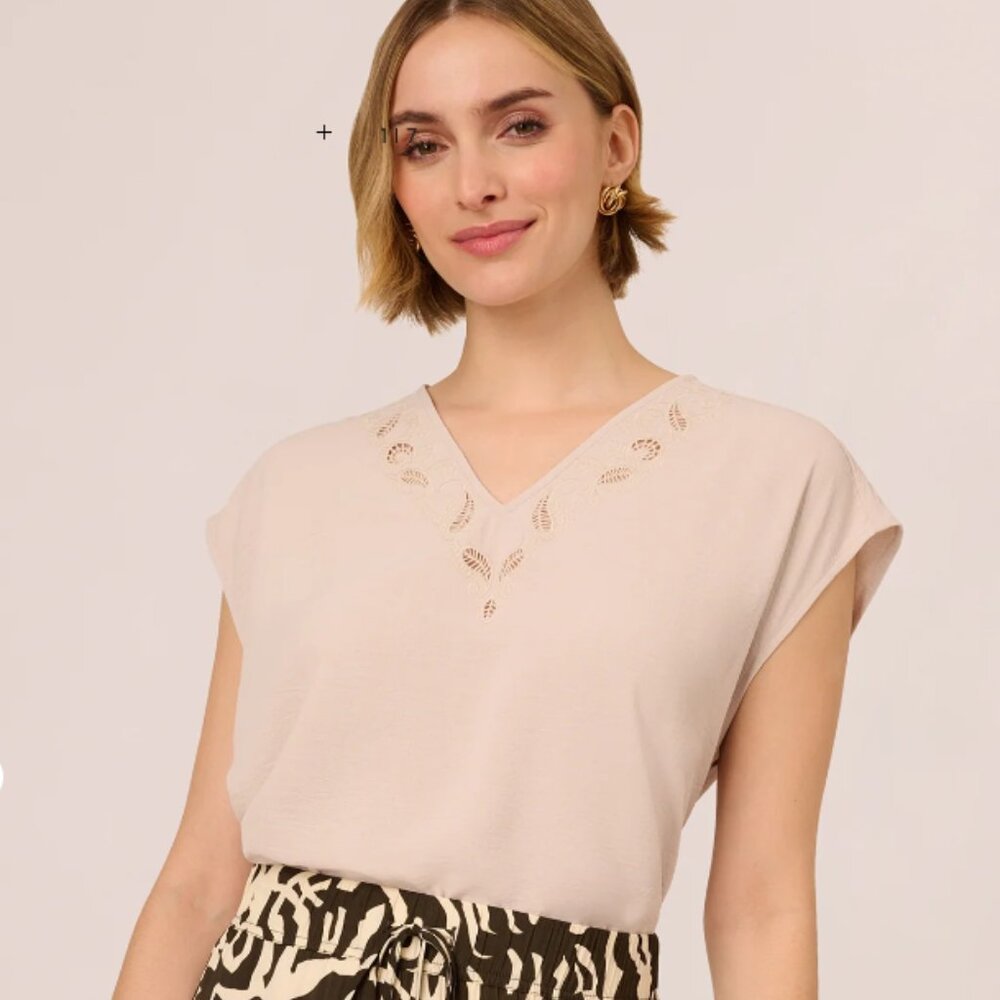 ADRIANNA PAPELL EMBROIDERED V-NECK TOP SZ M